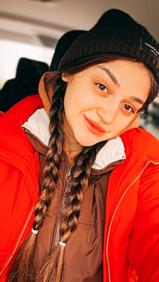 Брови красиво зачесала 😎