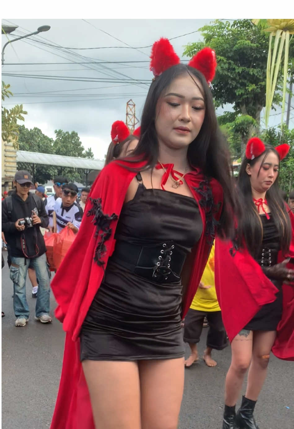 Vampire merah siap menggigitmu kapan saja‼️ #fyp #chindo #oliviadancer #jjtipis #karnavalpujon #edaudio #viral 