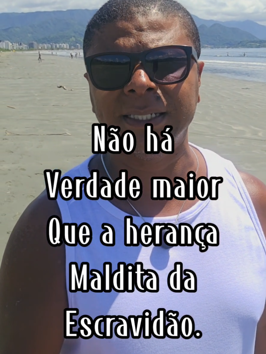 Os dois são políticos e assim que tratam de temas tão importantes, com narrativas razas e folclore. #lucaspavanato #fernandoholiday #museudaescravidao#africanize #racismo #historia 