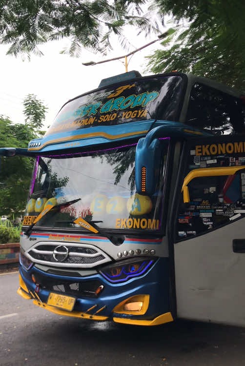 Driver sumber group semangat mencari penumpang 🔥 #sugengrahayu #sumbergroup #sumberselamat #busjawatimuran #penggemarsumbergroup #ratumoeza #bahanswmu #fyp #fypシ #fypシ゚viral 