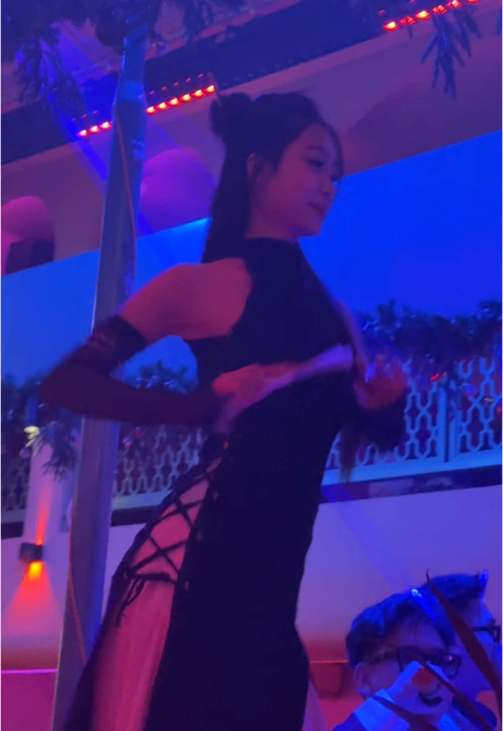 Nhạc trung này xinh quá 🤭#ohlalabar #cocktailclub #nightlife #dance 