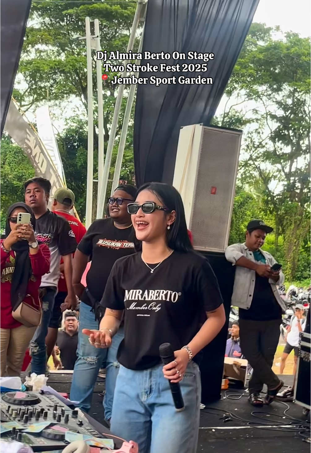 @DJ ALMIRA BERTO jare nek ra ninja raoleh dicinta.. 📍 Two Stroke Fest 2025  #djalmiraberto #twostroke #twostrokefest2025 #twostrokeindonesia #musikambyarindonesia #ndxaka 