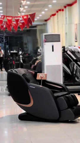 🤩GHẾ MASSAGE KINGSPORT STANDARD G4- NÂNG NIU CƠ THỂ, TRÚT BỎ MUỘN PHIỀN ⚡️Màu sắc sang trọng và hiện đại, form ghế rộng rãi thoải mái sử dụng cả nhà ⚡️Sở hữu con lăn cải tiến cố định di động massage chuyên sâu hiệu quả hơn ⚡️Tính năng massage nhiệt hồng ngoại lưng và chân ⚡️Hệ thống túi khí toàn thân, cải tiến túi khi tay dài hơn và túi khí ẩn ở chân ôm trọn toàn bộ cơ thể ⚡️Chế độ không trọng lực trải nghiệm cảm giác thư giãn trên không. ⚡️5 bài massage tự động với màn hành điều khiển dễ dàng thao tác ⚡️Điều khiển thông minh bằng giọng nói#CapCut #kingsport 