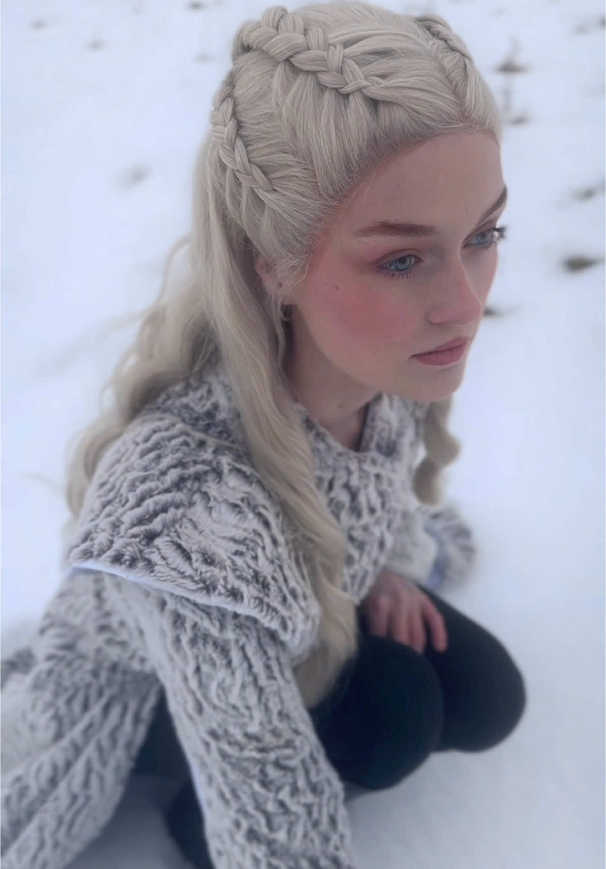 𝐐𝐮𝐞𝐞𝐧 𝐃𝐚𝐞𝐧𝐞𝐫𝐲𝐬 𝐓𝐚𝐫𝐠𝐚𝐫𝐲𝐞𝐧 #daenerystargaryen #daenerystargaryencosplay #daenerysstormborn #khaleesi #khaleesicosplay #gameofthrones #gameofthroneshbo #housetargaryen #fireandblood #rhaenyratargaryen ##daemontargaryen #alicenthightower #aemondtargaryen #aegontargaryen #houseofthedragon #houseofthedragonhbo #teamblack #teamgreen #asoiaf #fireandblood #housetargaryen #fyp #fypシ #trend #trending #viral #viralvideos 