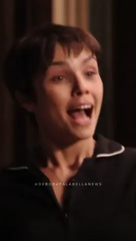 “Você vai me chamar de senhora e com voz aveludada” #deborafalabella #adrianaesteves #avenidabrasil #nina #carminha #memes #vozaveludada #nostalgia #novela #novelas #atriz