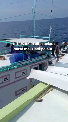yang benar ajee😂 .  .  .  .  .. 