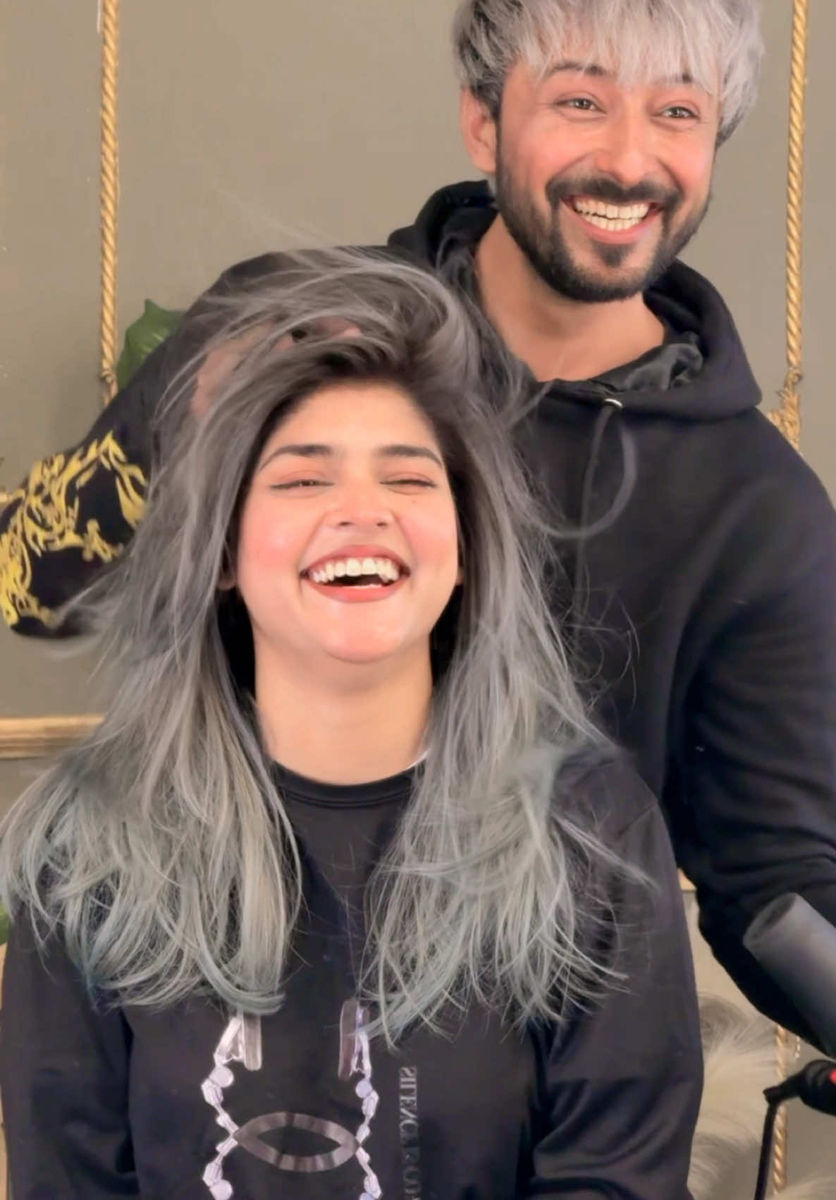 Jadu se jadu kia rey ✨ #tiktok #hair #haircolour #viral #foryou #viralvideo #video #trend #trending #foryoupage #smile #salon #haircolour #like 