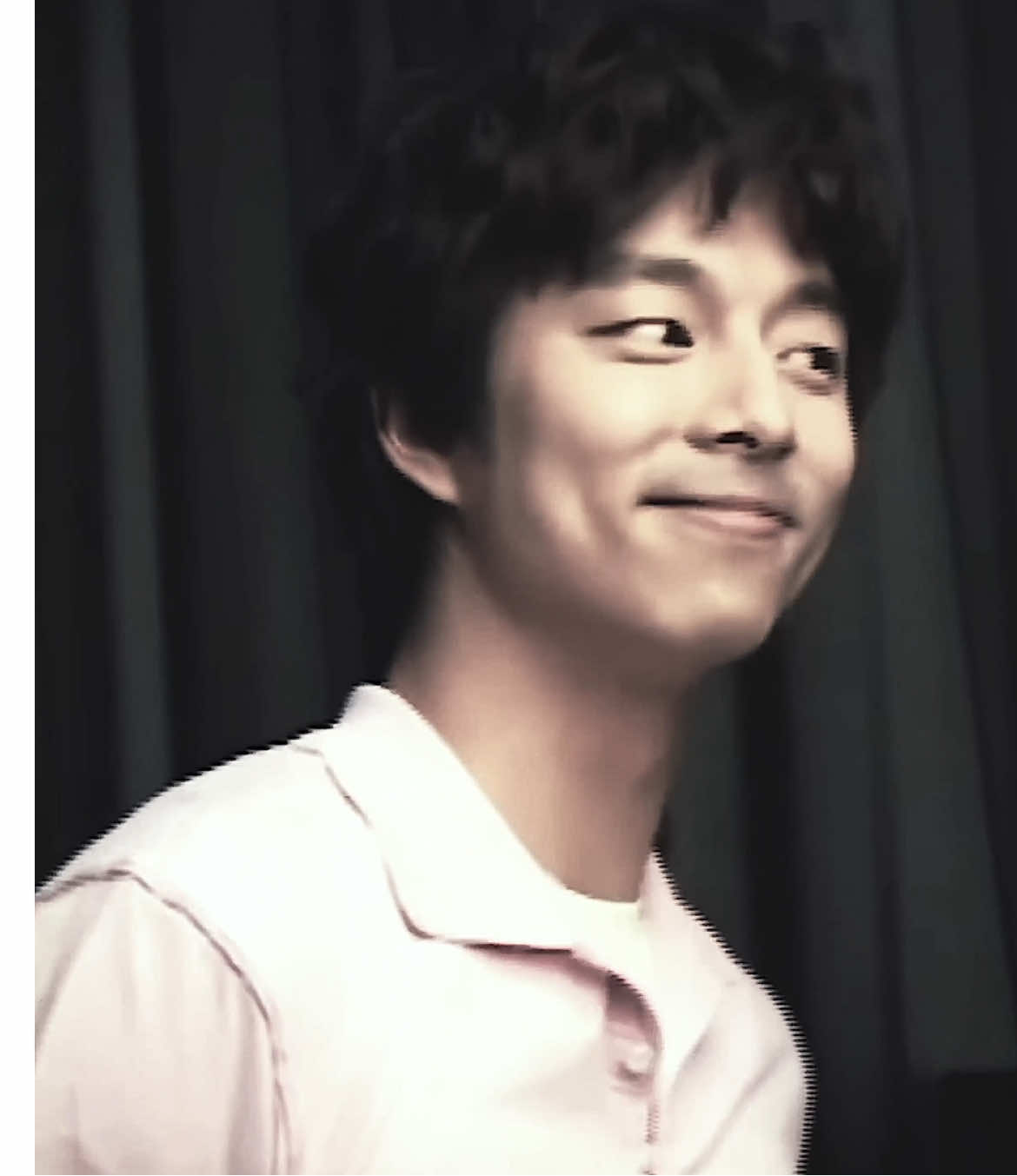 All those girls looking at him while they were taking his pictures are the luckiest #gongyoo #gongyooedit #gongyoosquidgame #thesalesman #model #koreanactor #koreanmodel #fypシ #xyzbca #fypageシ #edits 