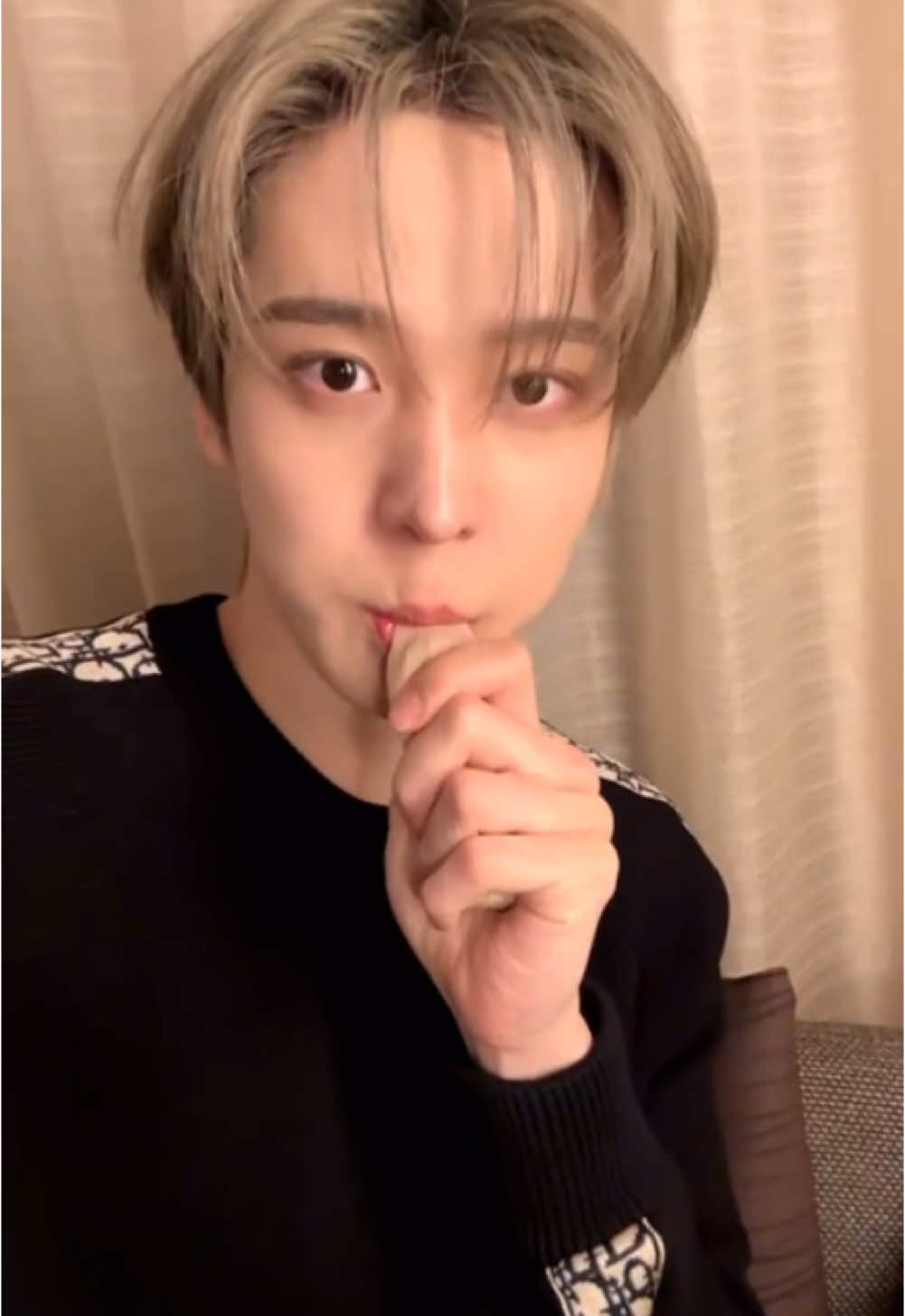 🐶 Yunho live 12.01.25 #yunho #ateez 