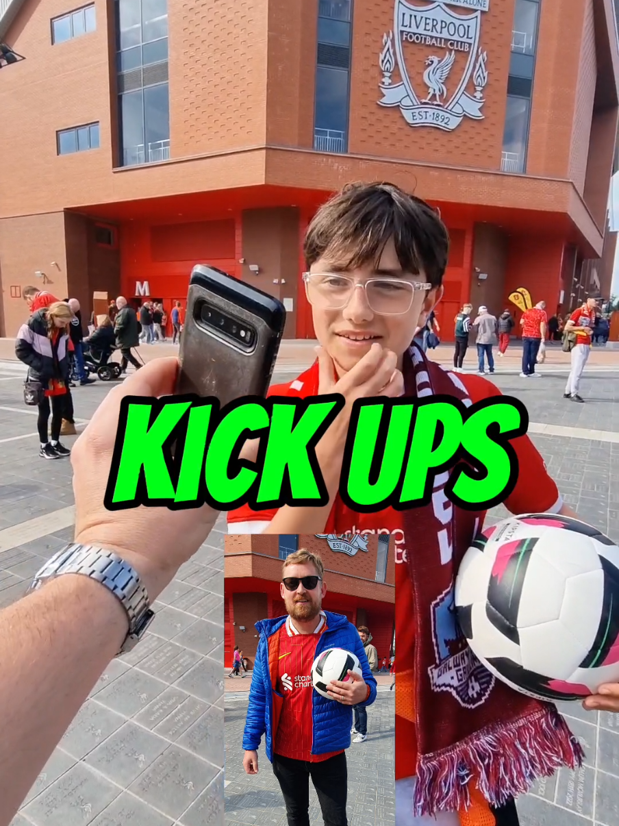 How many kick ups can they do in Liverpool!? ⚽️🏟😬 #football #kickups #Liverpool 