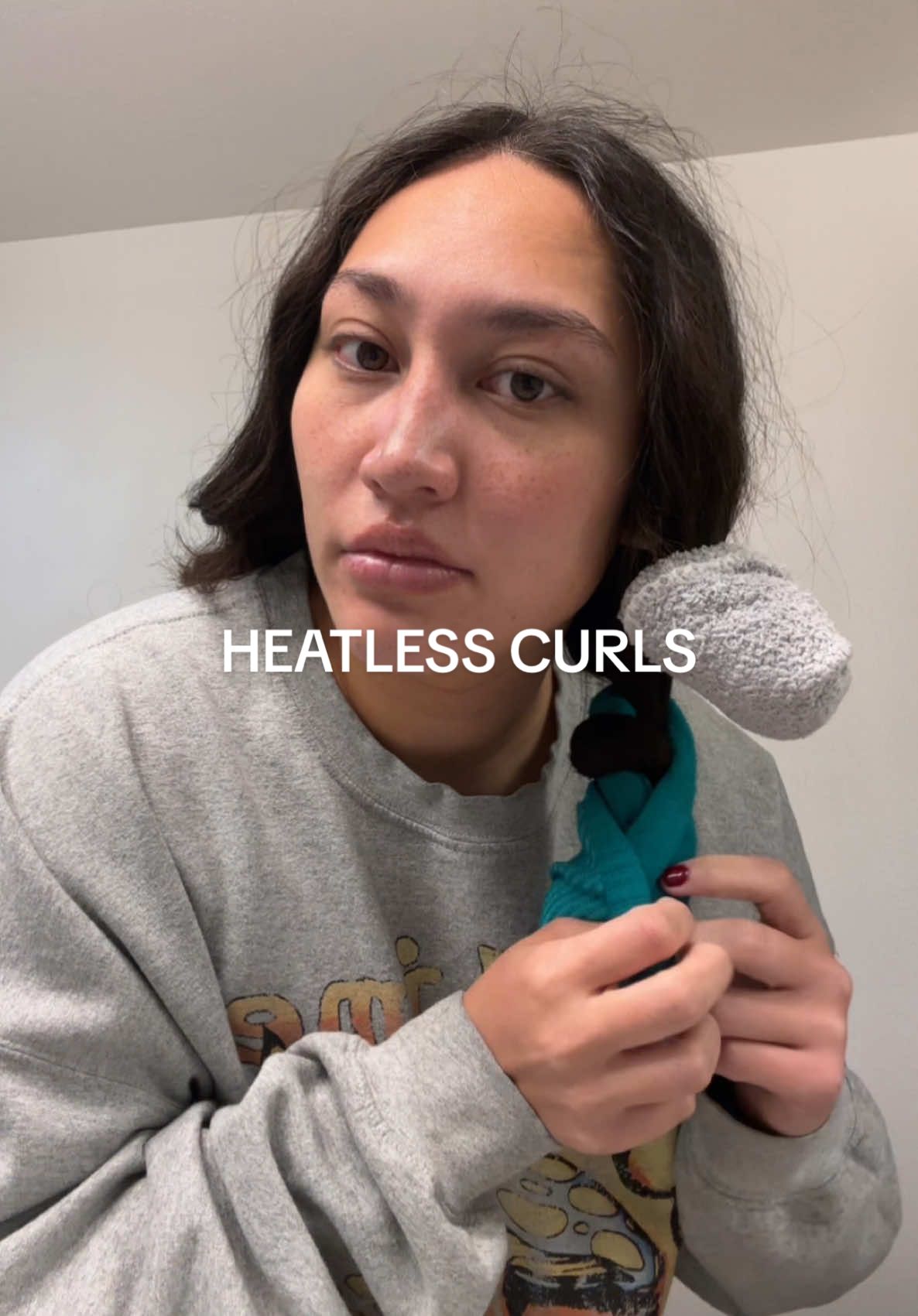 ok they definitely need some work hahah I’ve never done Heatless curls bc my hair isn’t naturally straight but I’ll figure something out 😼 #heatlesscurls #wavyhair 