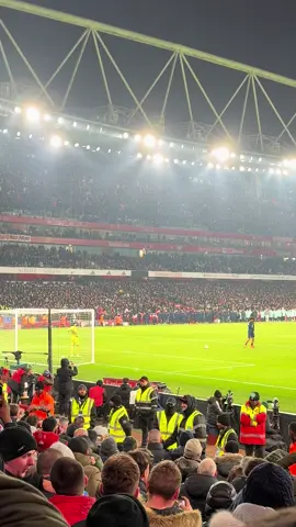 Joshua Zirkzee with the winning penalty to send Manchester United into round 4 of the Emirates Fa Cup #manchesterunited #manutd #mufc #ggmu #emiratesfacup #facup #awaydays #arsenalfc #arsenal 