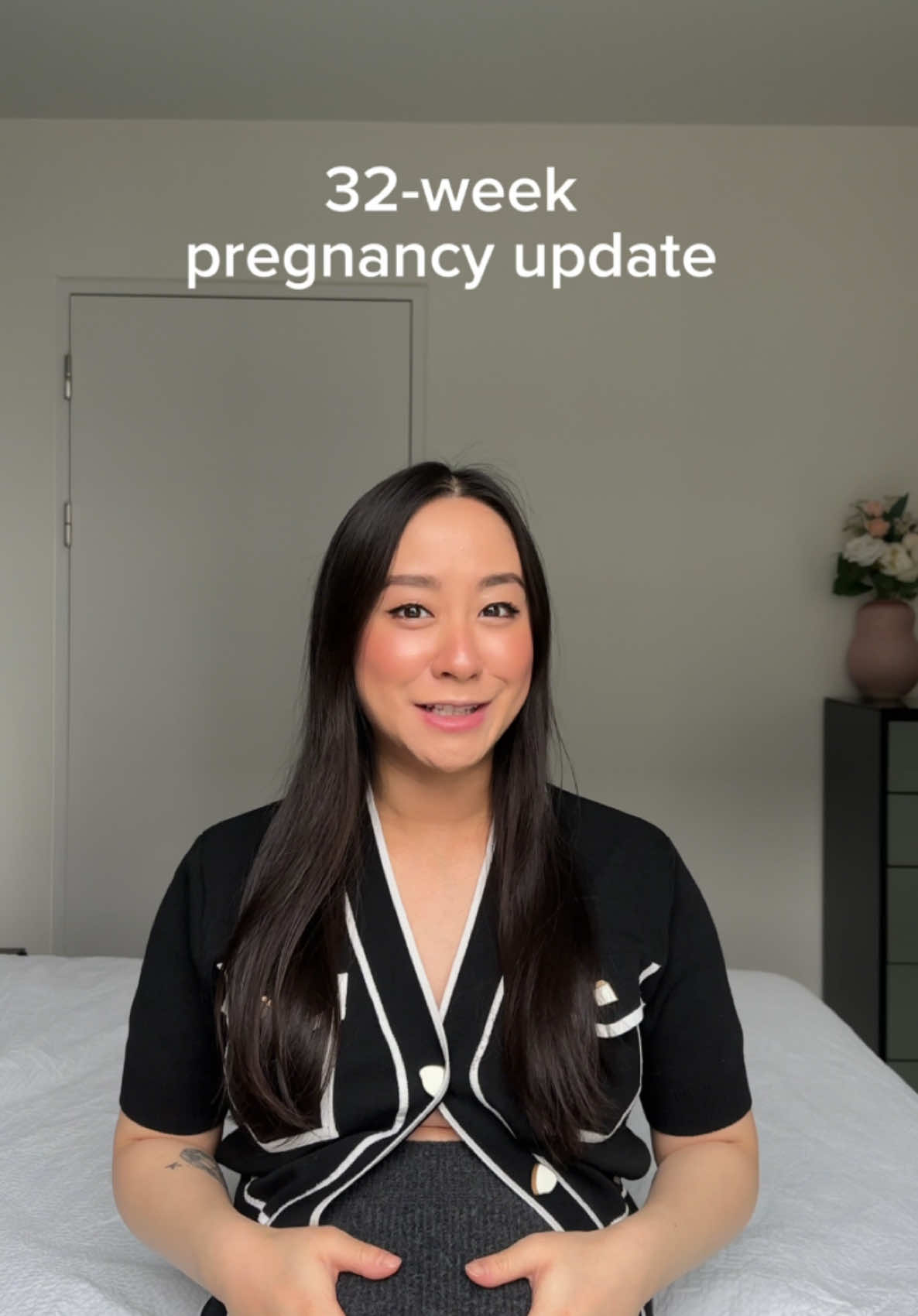 Let’s catch up!! Not going to lie, this trimester has been challenging. Between various body pains, insomnia, heart burn and the hormones - I definitely feel like I am starting to get over pregnancy 🥹🫣. If any of you have tips on itchy skin, please please please help your girl out!! #pregnancy #pregnant #pregnancyjourney #pregnancydiary #pregnancyupdate #32weekspregnant #pregnancysymptoms 