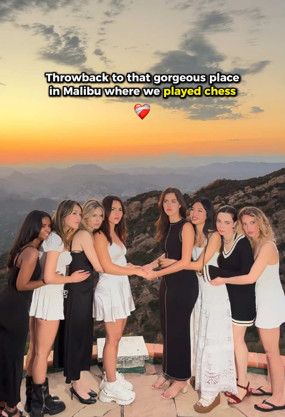 Thinking about all my friends in LA and everone affected by this tragedy 🥺🙏 #chess #chessplayer #lafires #malibu #wildfire #throwback #memories #botez #annacramling #dinabelenkaya 