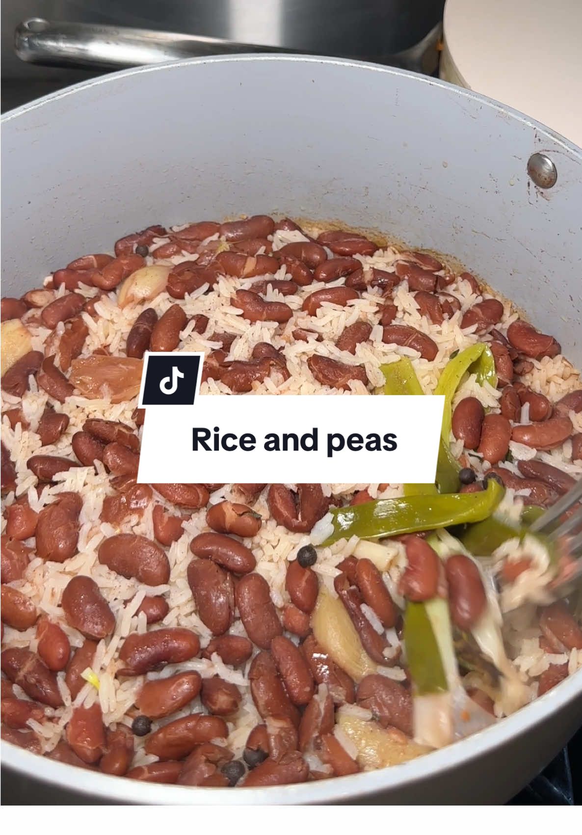 #creatorsearchinsights Jamaican rice and peas recipe  #jamaicanfood #Recipe #jamaicantiktok #riceandpeas #sundaydinner 