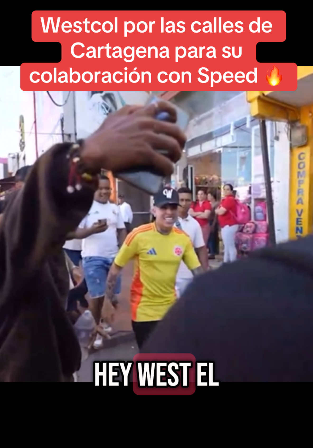 Westcol por las calles del centro de Cartagena a la espera de encontrarse con IshowSpeed 🇨🇴🔥 . . Sigan la página para más contenido 🔥 . . #westcol #west #irl #speed #ishowspeed #usa #colaboracion #stream #kick #cartagena 