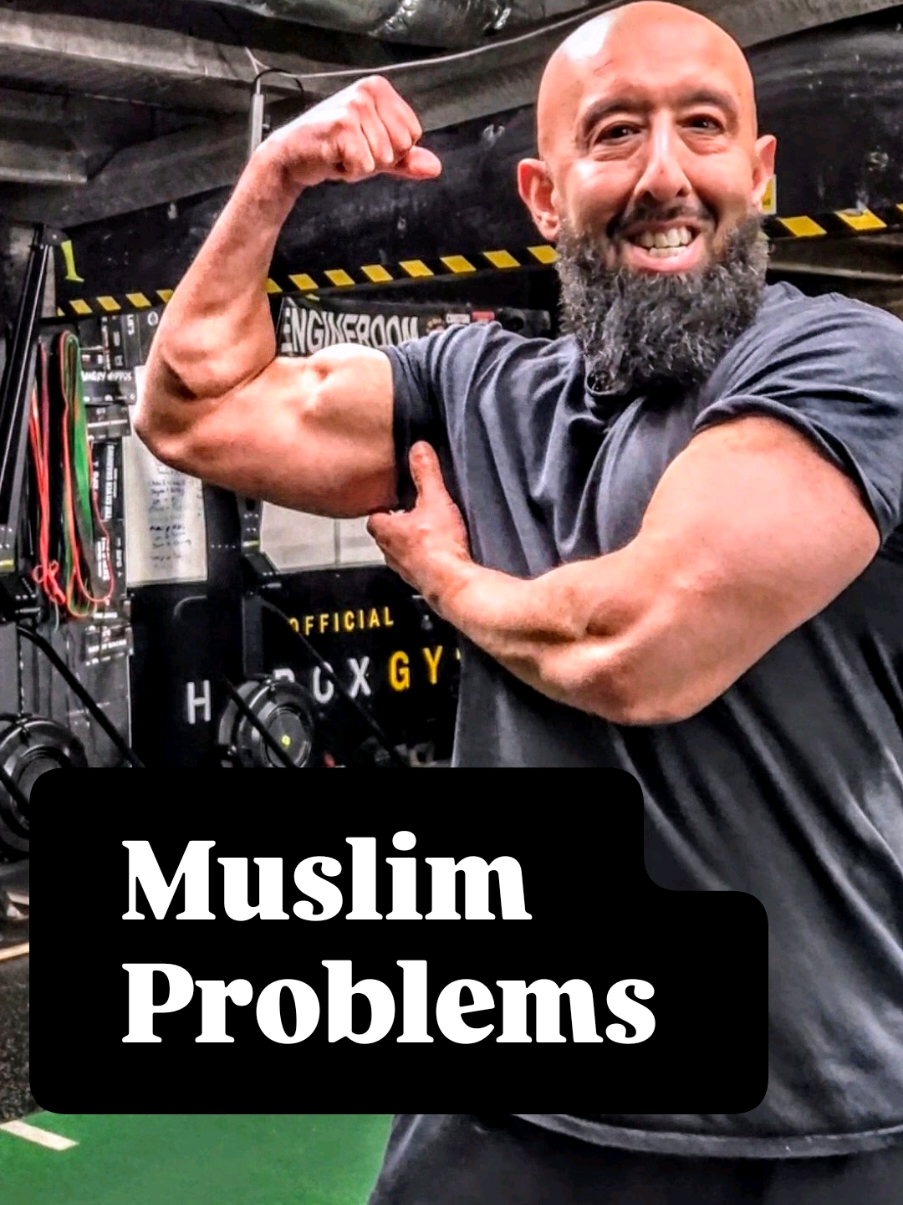 When you're Muslim and you want to flex 💪🏽🙏🏽 #muslim  #gym #weightlifting #astaghfirullah #posing #flex #allahuakbar #allah❤️ 