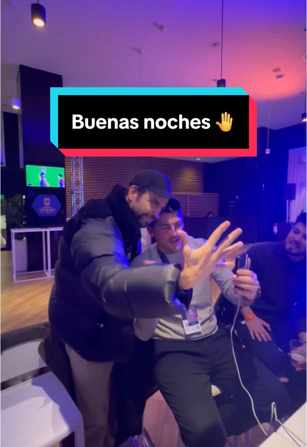 Buenas noches a todos 🤚