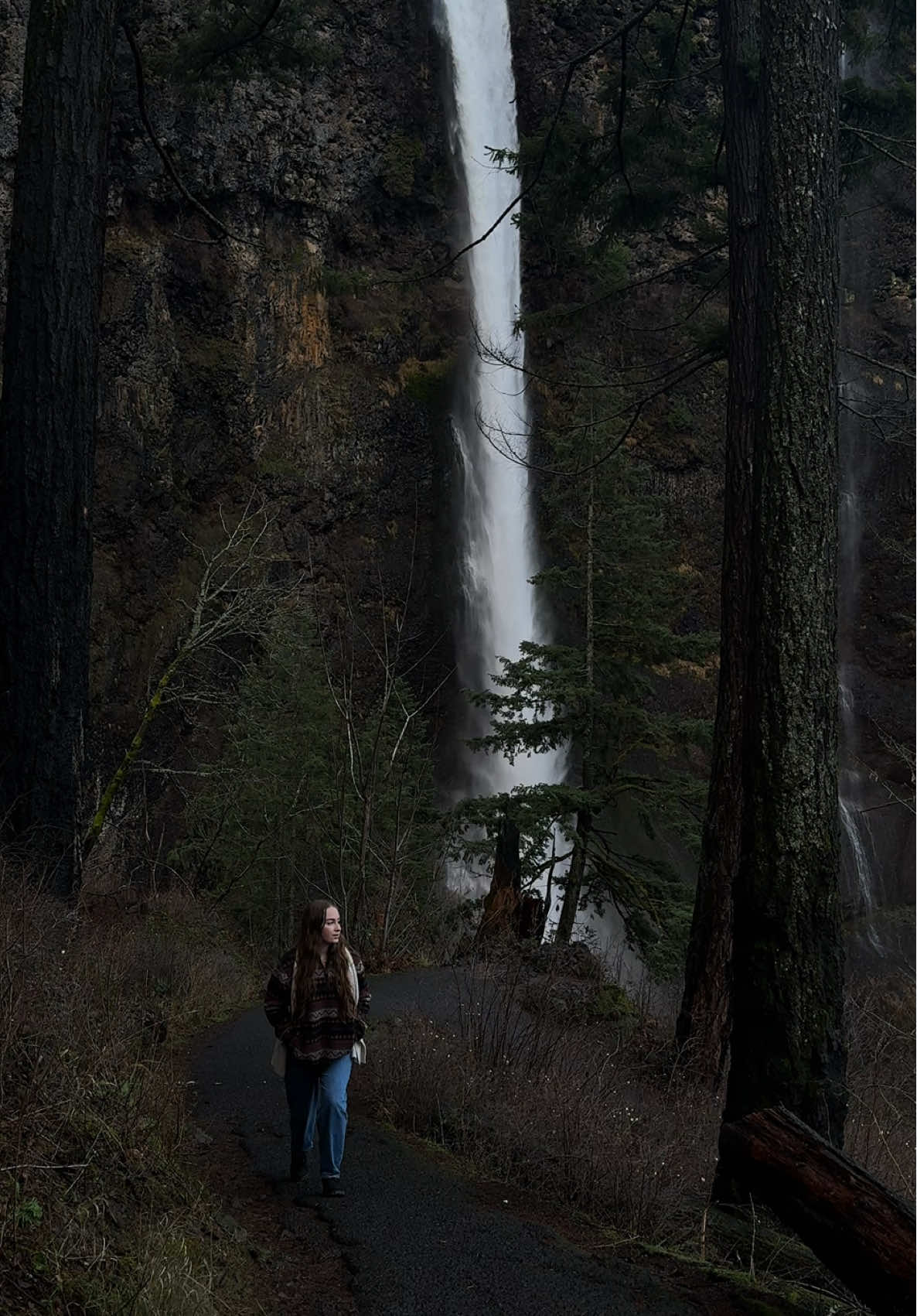 📍Multnomah Falls #oregon #pnw #multnomahfalls #oregonwaterfalls #traveltok 
