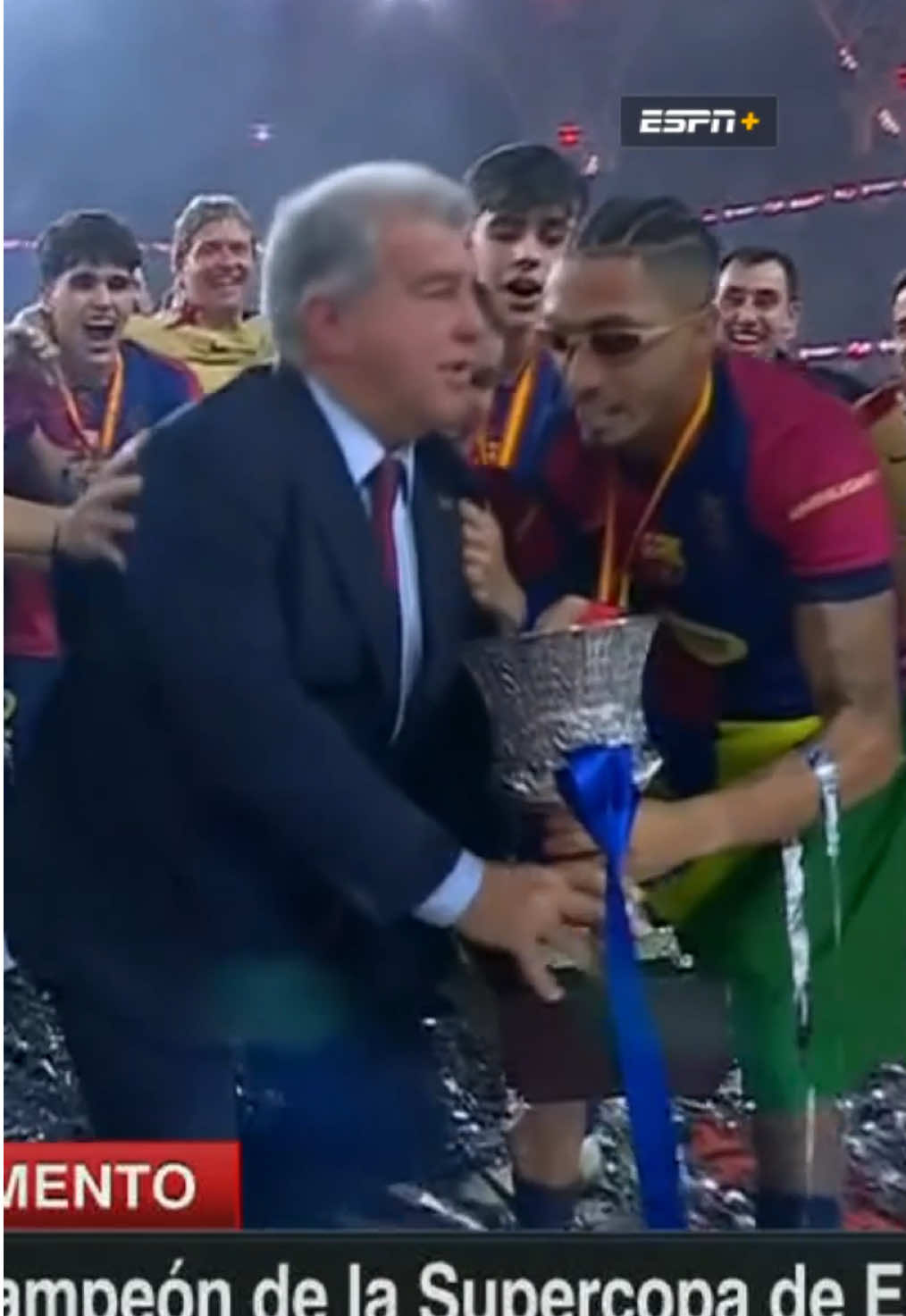 #Laporta has his time with the cup 😂