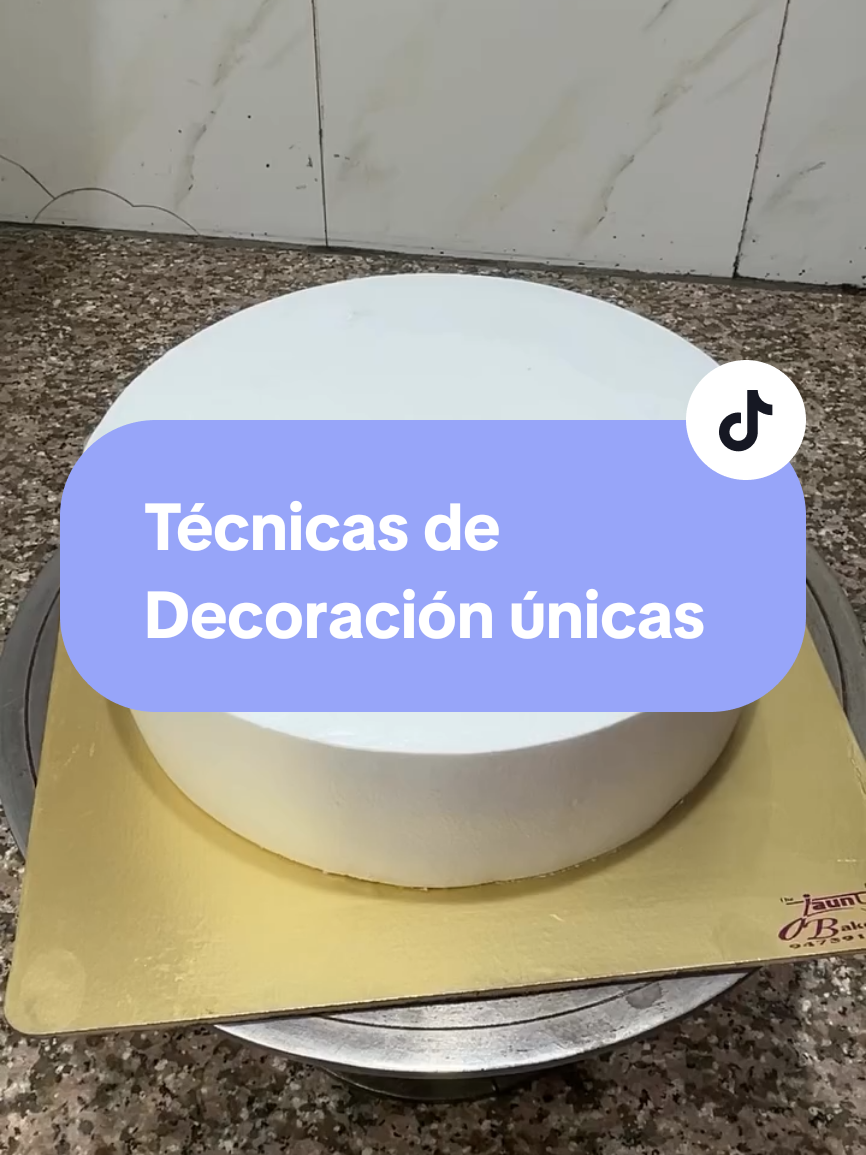 Haz decoraciones que sean inolvidables👨🏻‍🍳🎂. Hemos preparado 4 Clases sin costo donde podrás aprender desde cero a experta, solo debes ingresar al link del perfil✅ #reposteriaencasa♥️ #postresdeliciosos👩🏻‍🍳🥣💕 #pastelera #repostera #tortas #decoraciondetortas #cake #pasteleria #usa🇺🇸 #eeuu 