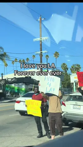 It’s a horrific time but seeing people show up like this brought me hope and pain at  same time… just a lot of emotions. I love LA and I’m grateful to call it my home. ❤️ thank you firefighters, volunteers, neighbors, first responders you guys are heroes. #losangeles #fire #eaton #palisades 