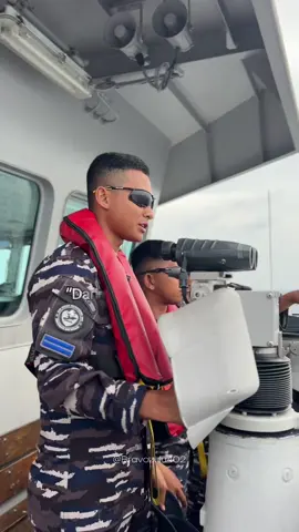 Darimana datangnya linta ? 😁#fyp #jalesvevajayamahe #tentaraganteng #indonesianavy #tniindonesia🇮🇩 #angkatanlaut #military #tentarahits #abdinegara #tnial #navy #tentara #tniganteng #jalasenastri 