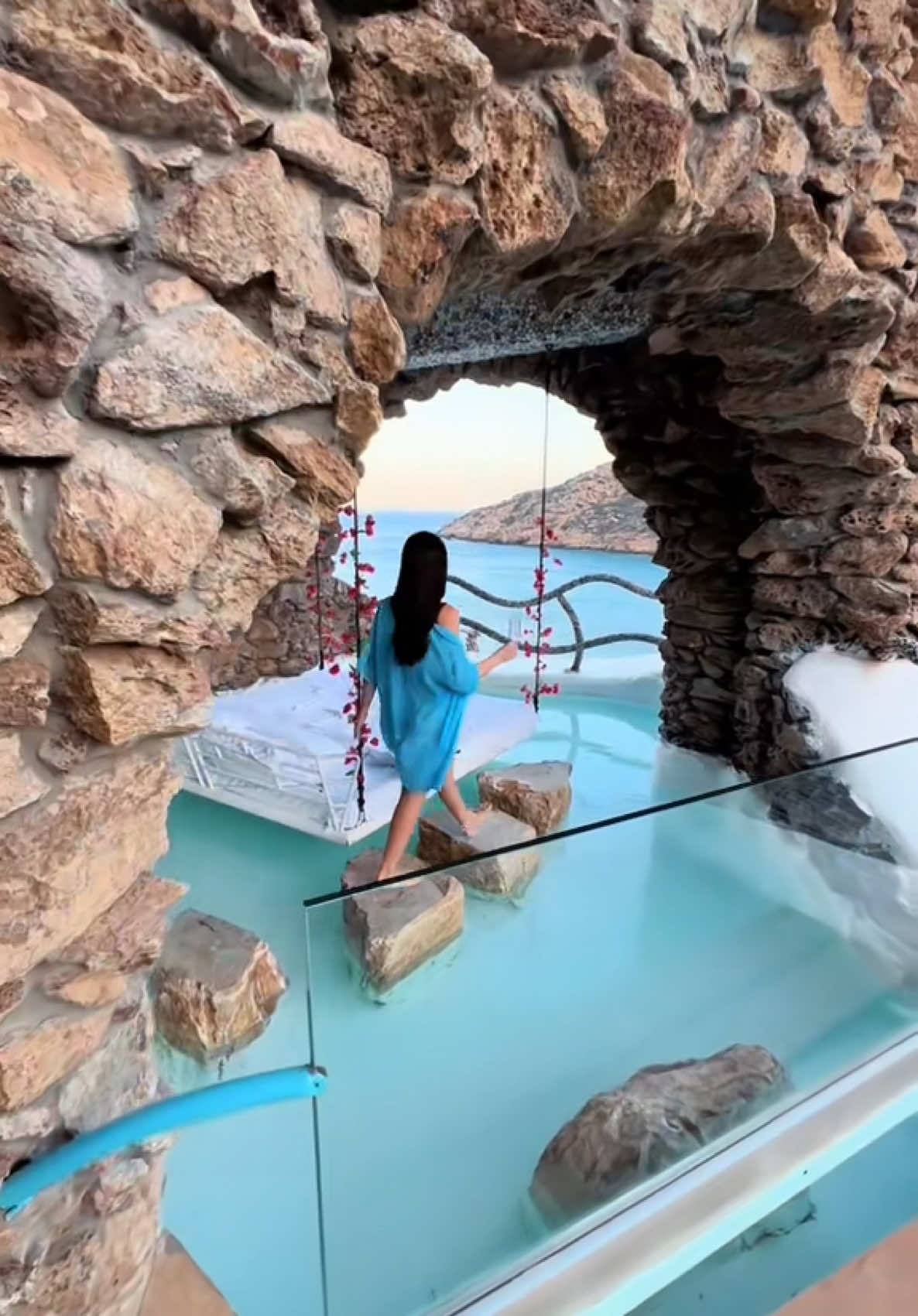 Does this hotel suite actually exist?💦 #hotel #calilo 