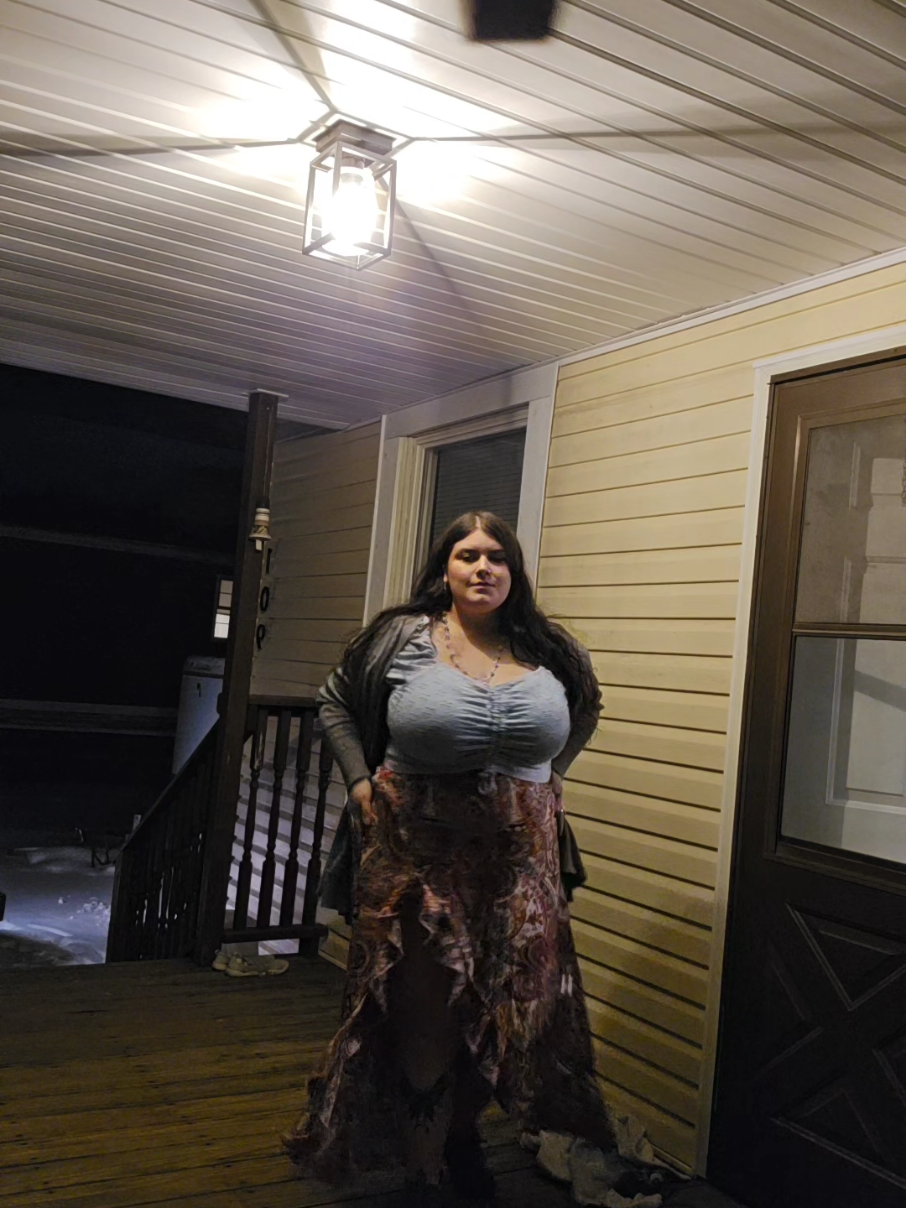 reminder that tik tok is getting banned in a few days in America so I won't be here much longer :( follow my IG: pappyflow  and my YouTube: Hoopnotized_ASMR  love yall :( #plussizefashion #curvytok #curvy #fitcheck #outfit #OOTD #goingout #nightonthetown 