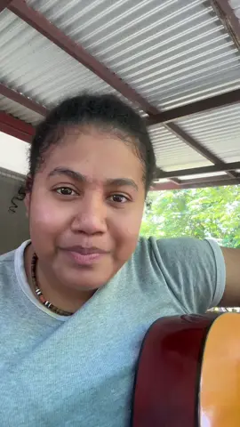 Here’s a cover of Gallery by @Jammin & @FLUNKY. What a cool song fr, youse did good ✨ Also I hope the words are right, got em off YouTube. #VoiceEffects #pngtiktok🇵🇬 #solomonislandstiktok🇸🇧 #acousticcovers #melanesiantiktok #gallery #jammin #flunky 