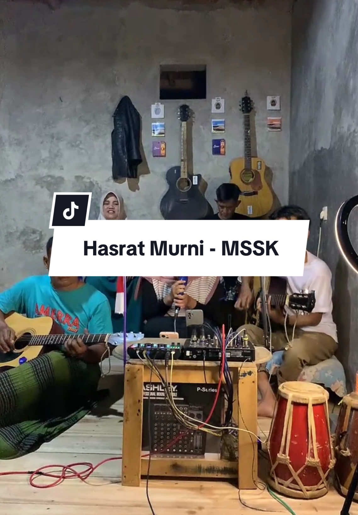 Tak ingin ku menanggung derita Derita kar'na cinta !! 🥲 • 🎼 Hasrat Murni || Elvi Sukaesih • Support & Follow 🔽 @Anitttttt🌻  @insani73  @Alan Riswanto  @Dani chandra  @Yuliaa0779  • #hasratmurni #musisikeluarga #covermusik #musicvideo #lagunostalgia #storymusik #trending #pesonaindonesia 