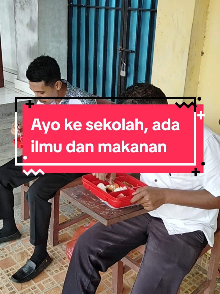 Siswa tdk ke sekolah, mau biarkan mubasir ?? #papuabarat #ransiki #makangratisprabowo #MakanLokal 