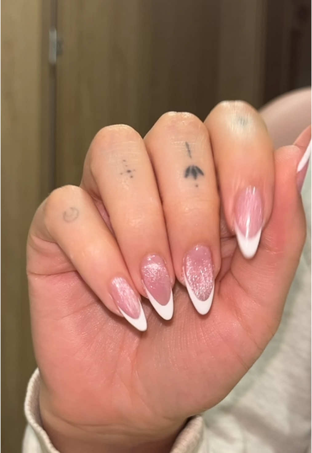 🤌🏼🌸 #nailsartvideos #nails #nailsoftiktok #nailsdesign #viralvideos #viralllllll #viralvideotiktok #cateye #cateyenails #francesnails 