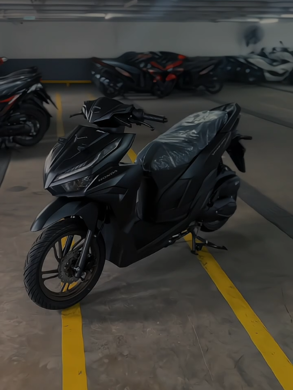 Vario 125 ISS Matte Black ready 🔥  yg sedang mencari bisa DM Mimin 😅 cash/kredit siap proses 🔥  #vario #vario125  #vario125new 