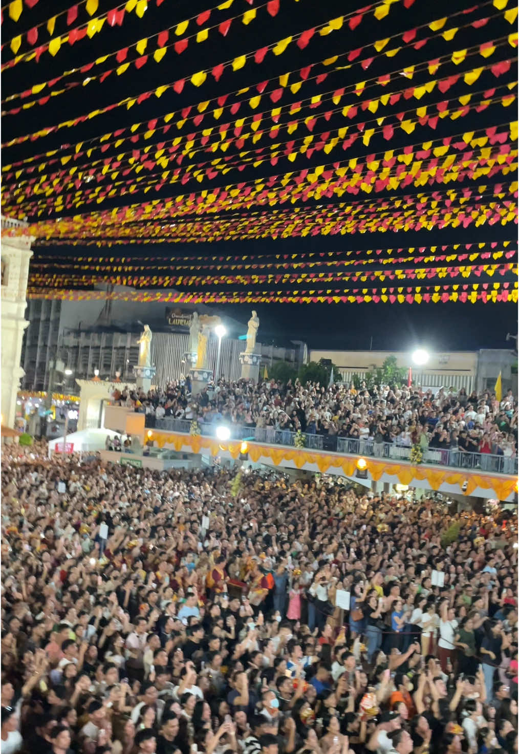 Fave part of the 7pm Novena at the Basilica. #PitSenyor #Sinulog #Cebu #fypシ #foryoupage 