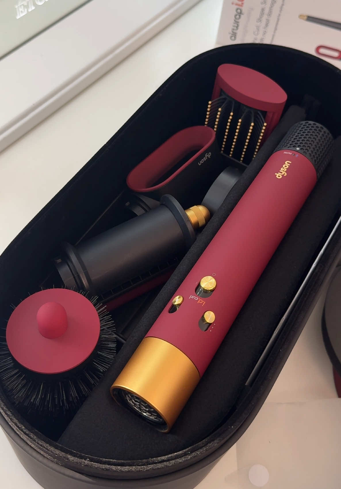 unbox my dyson airwrap i.d. red velvet and gold (asmr) ❤️🌟 @Dyson ANZ @Dyson USA @MECCA  #dyson #mecca #dysonairwrap #beautyinfluencer #unboxingvideo #dysonhair #meccabeautyloop #lunarnewyear #asmr #fyp #asmrvideo #blowout #haircare #cleangirlaesthetic #airwraptutorial #hairhealth #foryoupage #healthyhair #asmrunboxing 