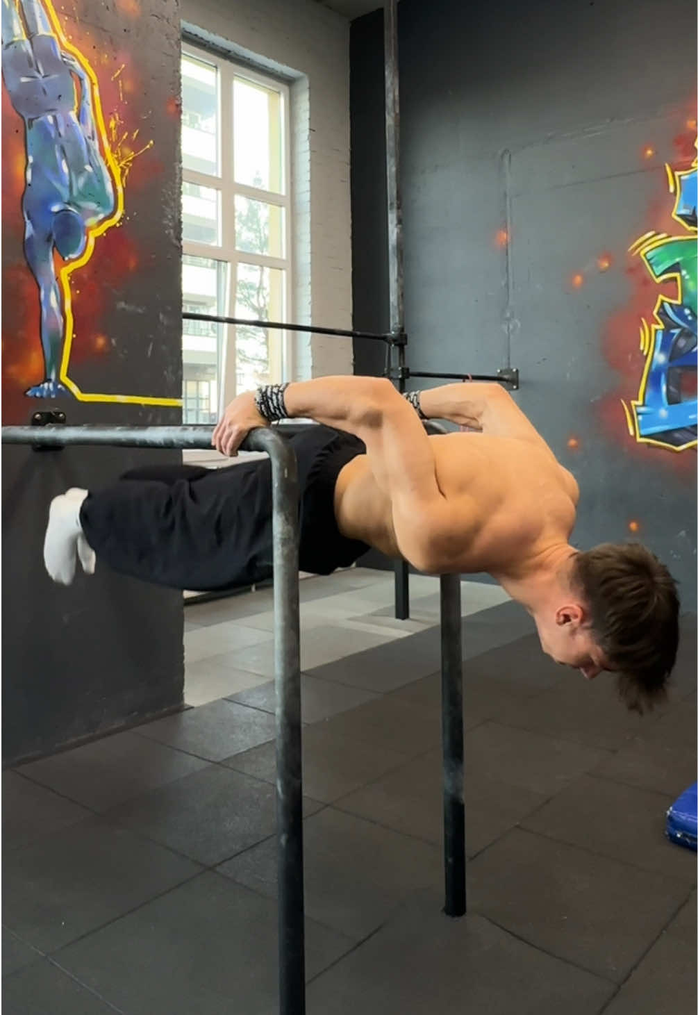 Кто сделает ниже?😮‍💨🔱 тгк в шапке профиля🤝🏻 #bodybuilding #gym #calisthenics 