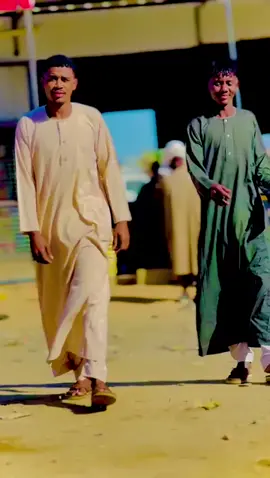 لا تحزنوا إنَّ الدروبَ ڪثيرة والله يختارُ الطريقَ الأجمل 