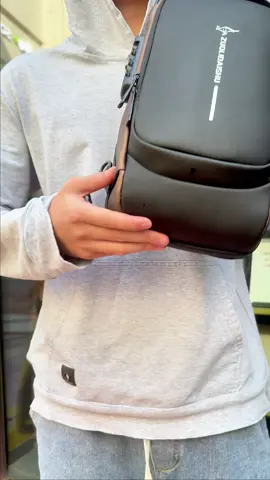 Práctico y económico, adecuado para llevar a cabo.#shoulderbag #slingbags #man #fashion #affordable #unboxing #viralbag #fypシ゚viral #TikTokShop #me 