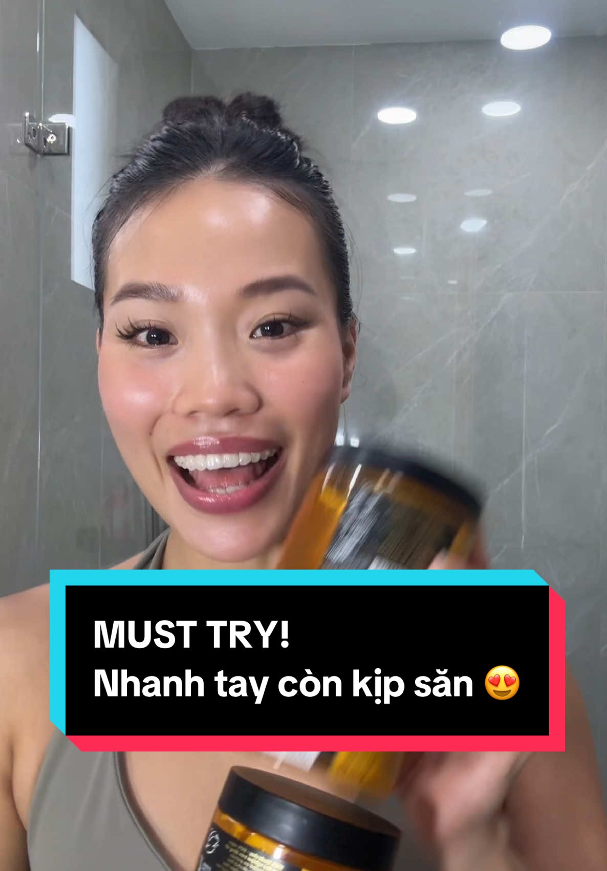 Tẩy da body đường thốt nốt Cocoon Lucia cho hào phóng 10/10 luôn! Không điểm trừ với mình 😋 #LuciaTrinh #duongda #lamdep #chamsocda #chamsocdabody 