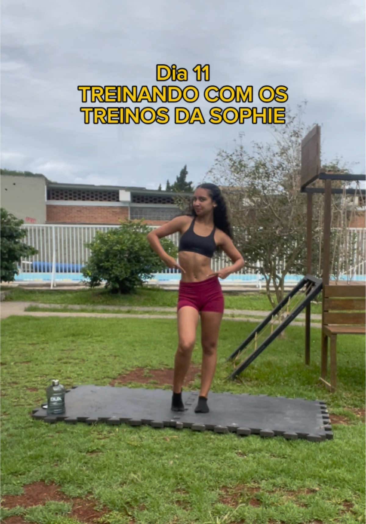 Dia 11/35 dias treinando em casa, com os treinos da @gainsbybrains || #treinoemcasa #treinofeminino #GymTok #treinossophie #absworkout #treinoabdomen #abdomenemcasa #fyp 