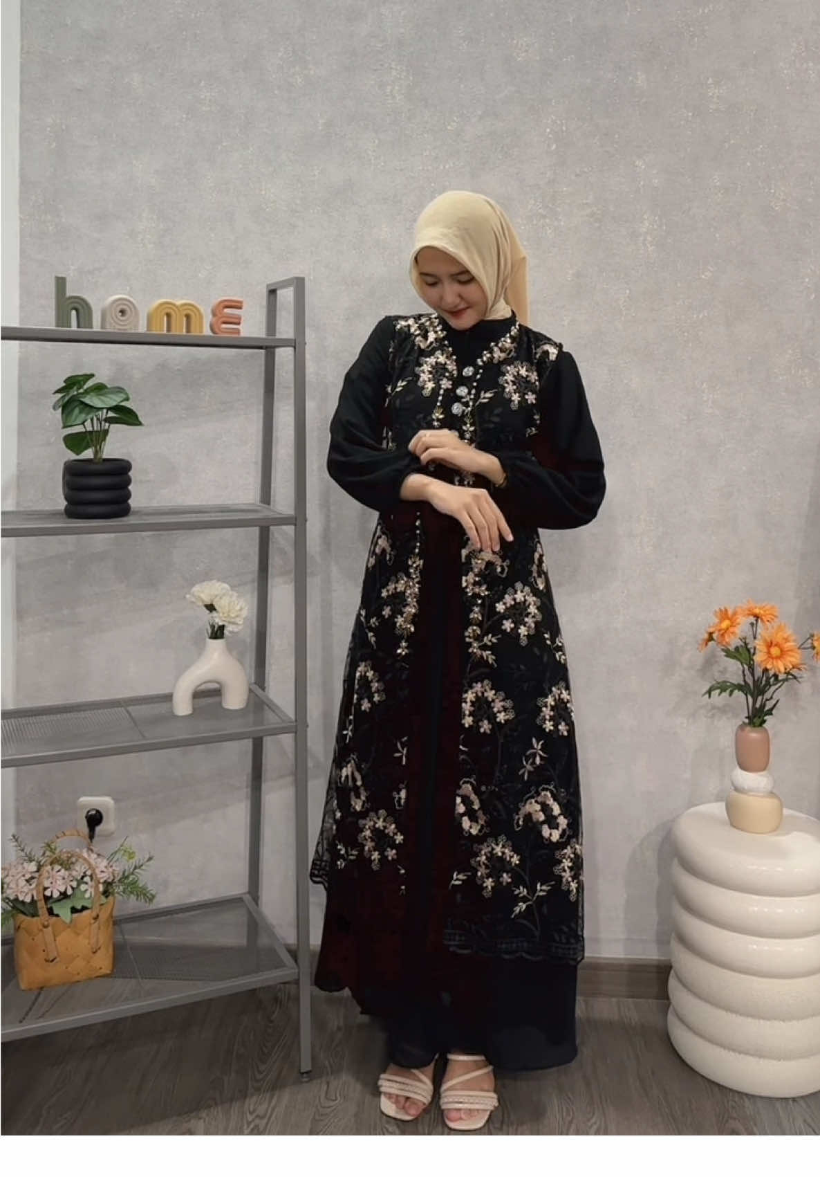 gak nyangka bisa seanggun ini pakai dress dari syifa😍😍#wibgajian #outfitkondanganremaja #outfitkondangan #fyp #fypシ゚viral #ootdhijab #gamispesta #kondangancheck #dressseragamankeluarga #สโลว์สมูท #dresspestamewah #ootdkondanganremaja #dresslebaran #gamislebaran 