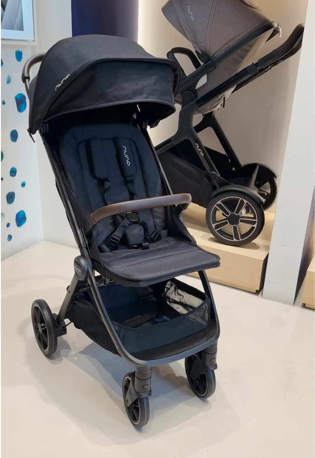 One of HOT SELLING stroller dekat nuna. Mana yang belum kenal, inilah dia our ✨TRVL Lx✨  Sememangnya function and premium!  #nunamalaysia #fyp #fypシ゚ #fypシ゚viral #viral #strollerbaby #fypviral #trending #nunatrvl #travelstroller 