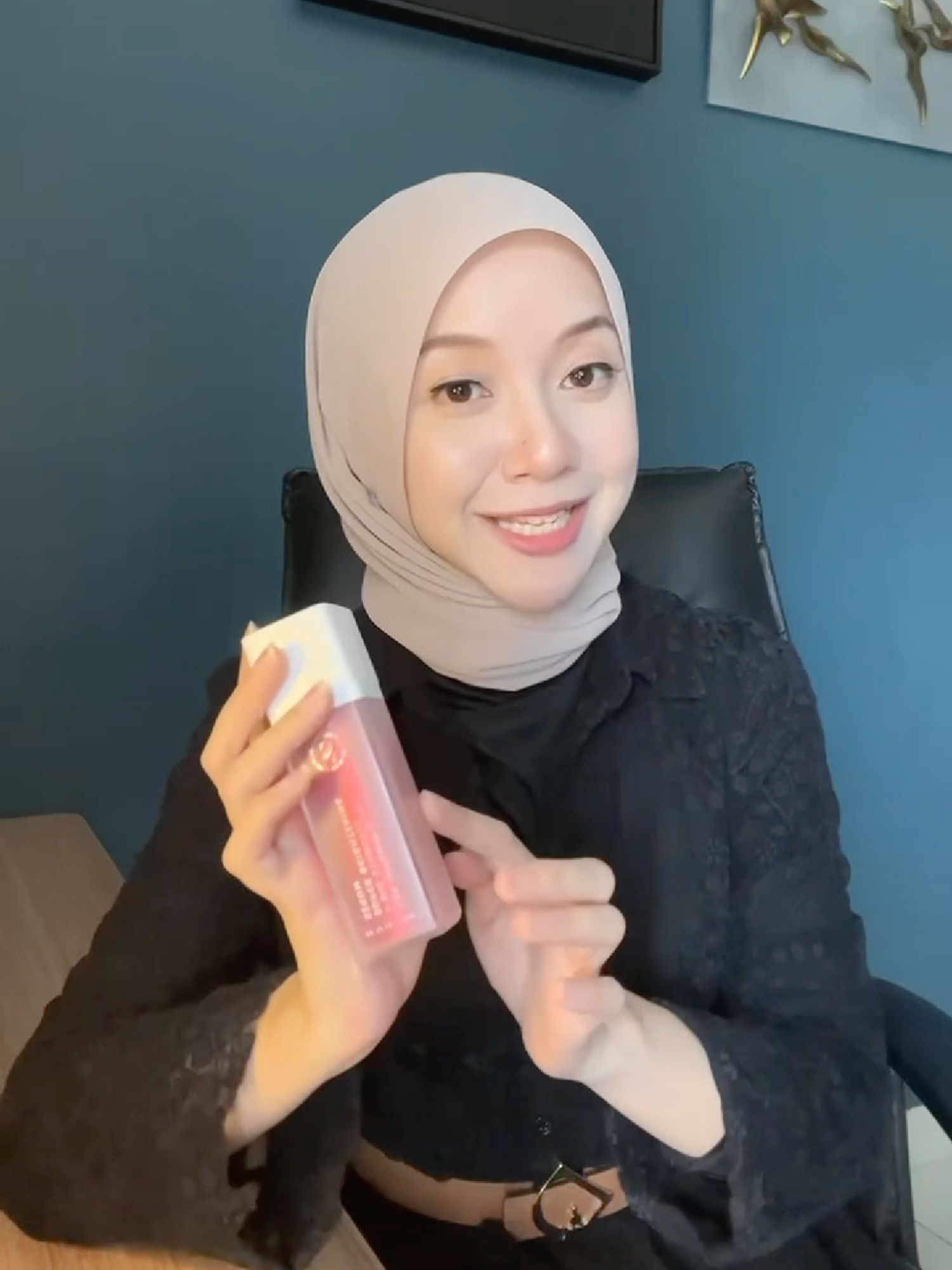 Kalau ada kulit kusam, berjeragat dan parut hitam & merah, pakailah Super Brightening Serum yg mengandungi Vitamin C, Alpha Arbutin dan Niacinamide utk dapatkan glowing & flawless skin.💯✨🌼 #SKINMADE #skincare #beautyscience #skincaretips #glowingskincare #hyperpigmentation #skinbarrier #skintok #glowyskin #glassskin #SelfCare #darkspots #fyp #skincareviral #skincaretiktok #vitaminc #belanjabulanan #collagen #brightening #niacinamide #kulitkusam