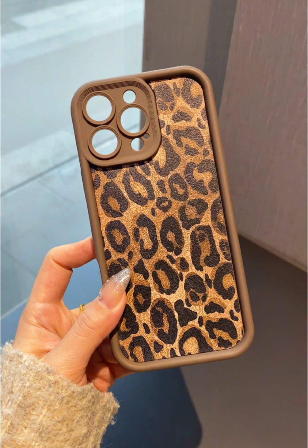 I am rocking with the cute leopard print case! ! #iphonecasse  #leopardprint  #iphone16promaxcase #iphone15promaxcase #iphone14promaxcase #iphone13promaxcase #iphone12promaxcase #iphone11promaxcase #tiktokshopfinds #ShopVideoCarnival  #tiktokshopsale #YT 