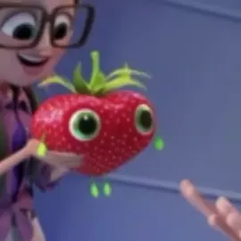 SHES SOO CUUTE #strawberry #tachovendohamburguer #meme #capcut #fyp #viral 