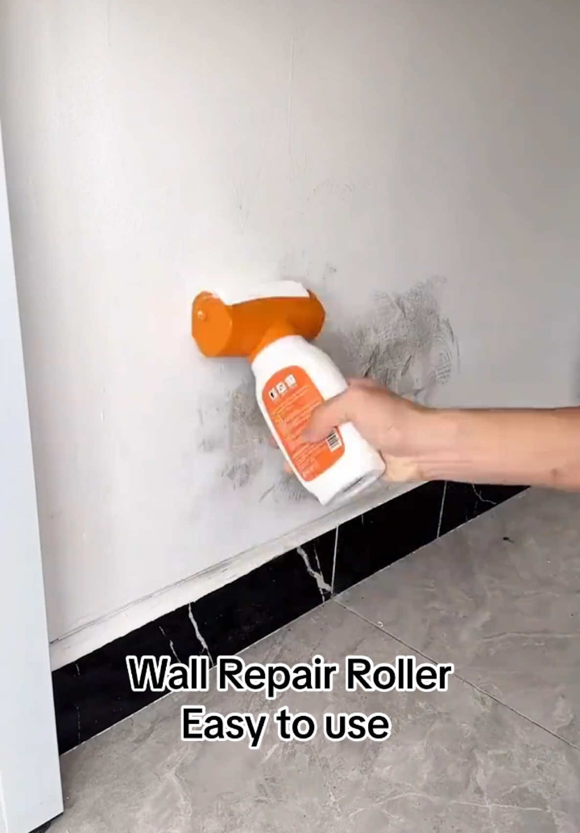 roller pembaikan dinding , senang je cara pakai roller ini 🤩 sakit kepala kan budak selalu lukis di atas dinding , roller ini bolehlah settle dengan cara yang mudah 🤭 #wallrepair #wallrepairroller #dindingrumah #macambaru #fyp #cattiktok #catviral #tekanbegkuning 