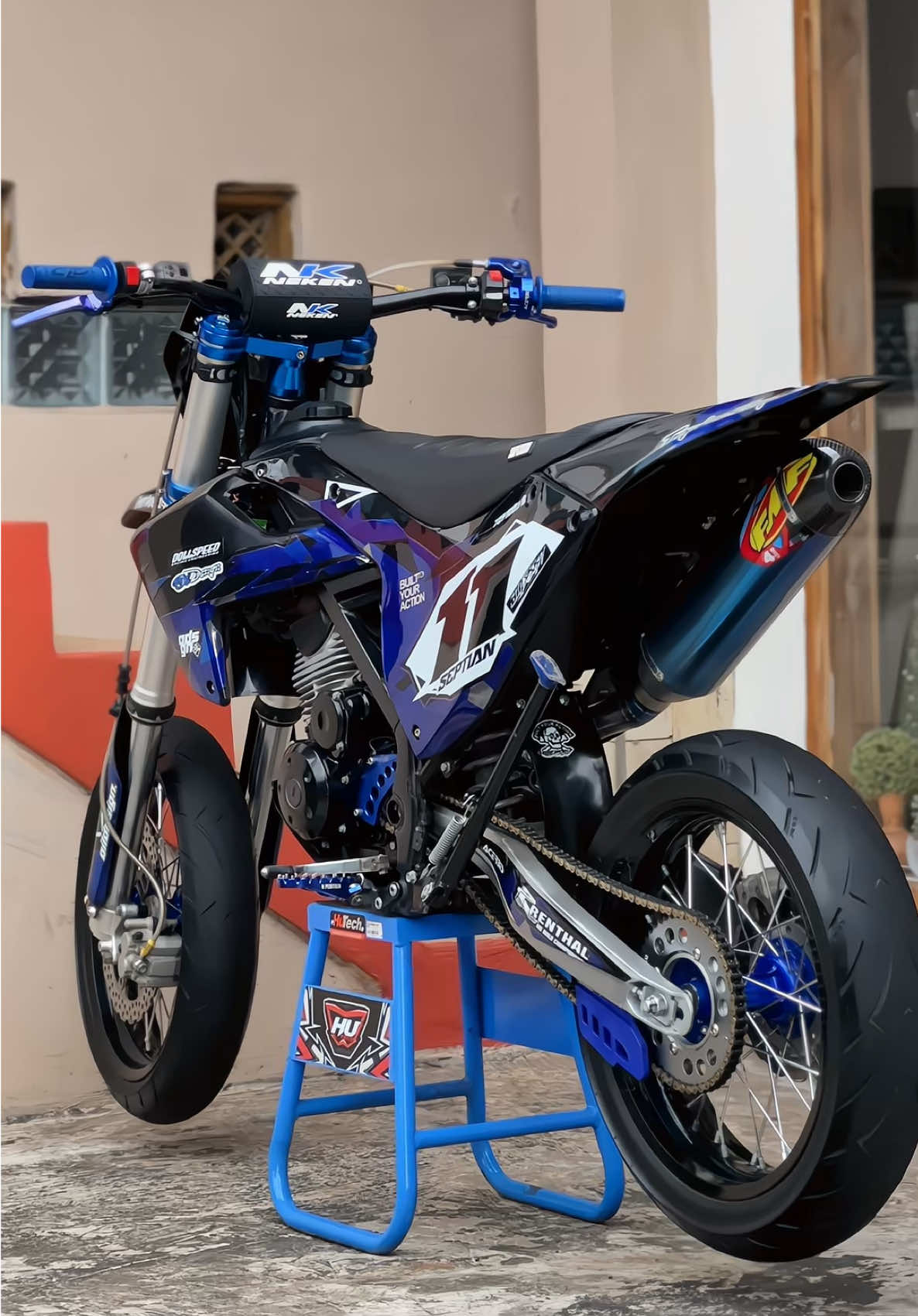 🤩 • • • knalpot by : @138_mxshop  #fyp #klx #crf #husqvarna #supermoto #supermotoherex #supermotoganteng #lossantos #foryou #husqvarna 