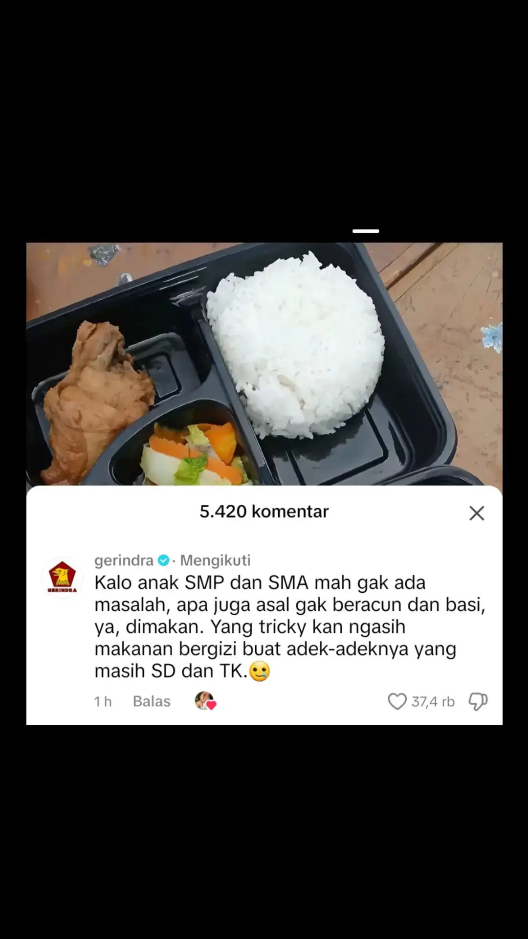 Anak SMA kayanya yang paling happy dan gak pilih2 makanan😊 #programmakansianggratis #prabowosubianto #gerindra #mindra 