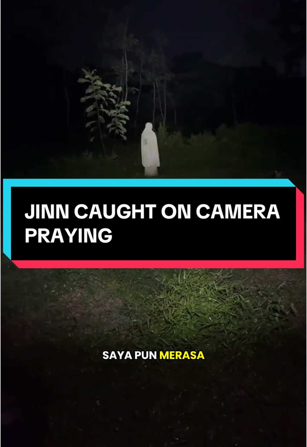 Viral! Seorang ibu sholat di tengah hutan. Jinn caught on camera praying #rcmreborn #tiktok #fypシ #fyp #viral #explore #ghost #horror #scary #creepy #penampakan #hantu #jin #jinncaughtoncamera #ghostcaught #ghostsighting 